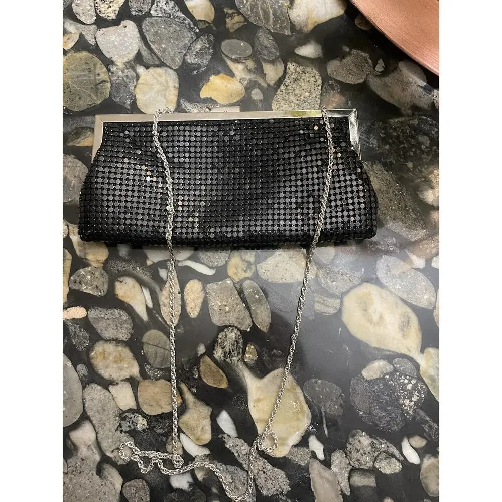 Vintage La Regaie Black Evening Clutch Purse Tuck Away Chain Shoulder Strap Y2K‍ - Picture 4 of 4